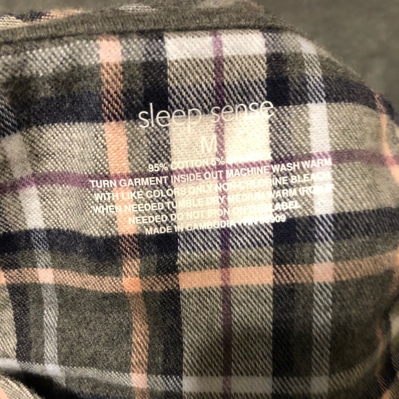 Long sleeve Grey Shirt (Plaid Neckline) - Picture 4 of 6